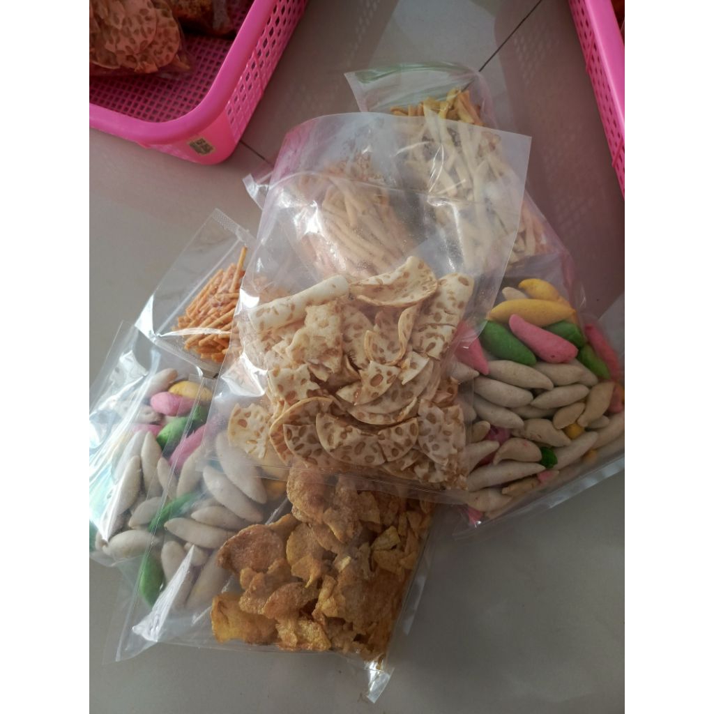 Aneka snack Oleh Oleh Cemilan Khas Batam Dunia Snack