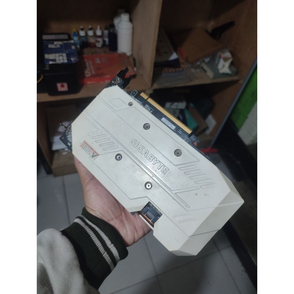 RTX 2060 6gb Gigabyte OC (repaint putih)