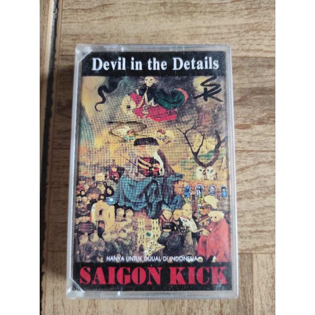 kaset pita SAIGON KICK "devil in the details"
