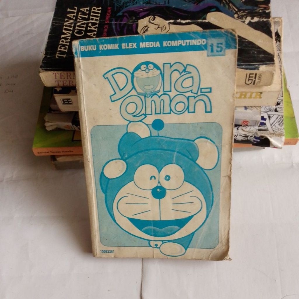 BUKU KOMIK DORAEMON 15