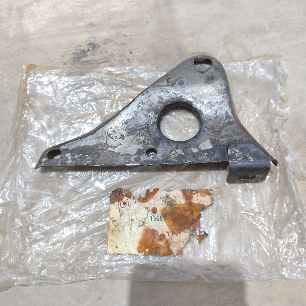 dudukan pangkon bracket braket breket gantungan knalpot muffler honda CG110 CG125 CB100 CB100K4 CB10
