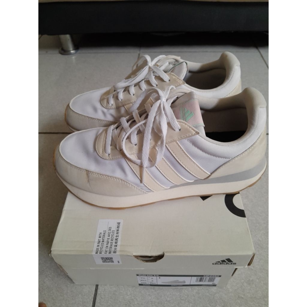 (PRELOVED) ADIDAS RUN 60S 3.0 SIZE 39