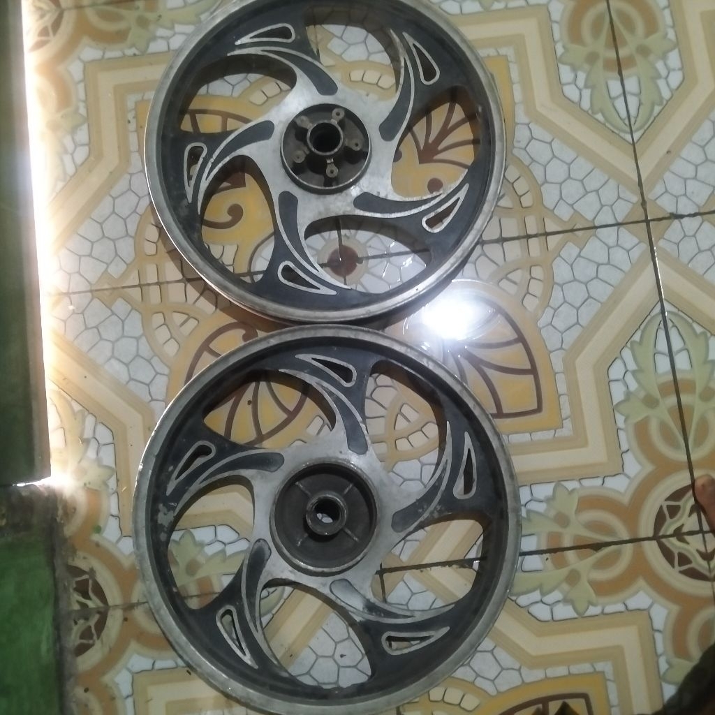 PELEK DEPAN BELAKANG HONDA SUPRA X LAMA ORIGINAL COPOTAN MOTOR SIAP PAKAI NO MINUS