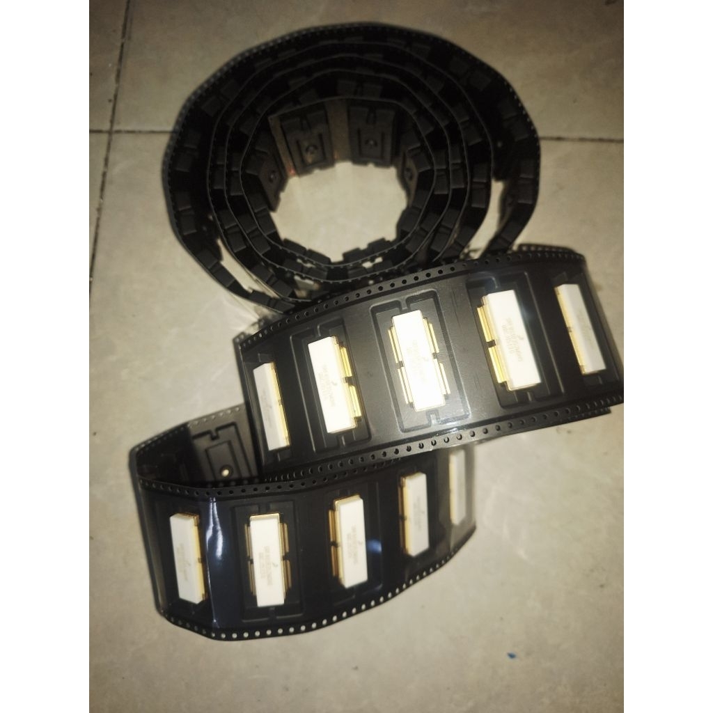 Mosfet Baru SRF352 SRF8S18352WGHS New Original Anyar Gress Utk Pallet VHF, FM & HF 27VDC 400 - 500Wa