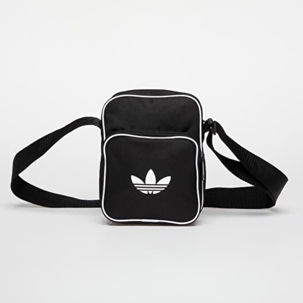 adidas Originals CLASSIC SMALL ITEM BAG Bnwt  Brand new with tags Adicolor Sib is a sleek and stylis