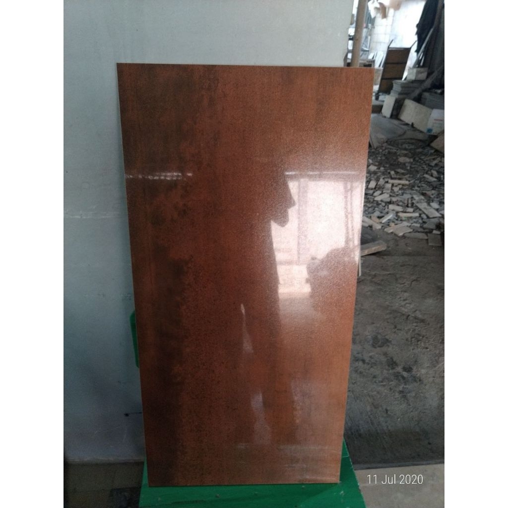 Granit Urat Kayu semi Glossy 45x90