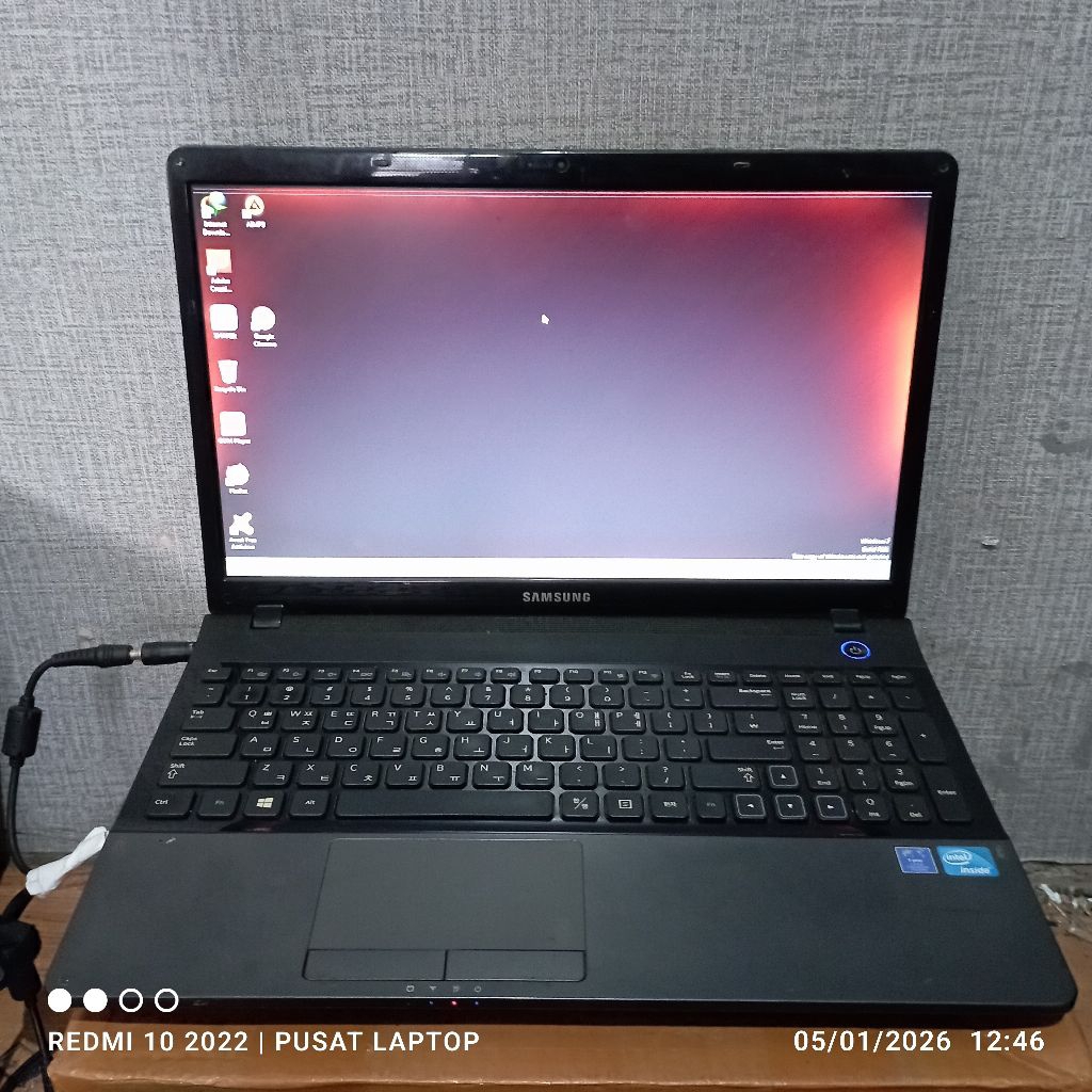 Laptop Samsung NT300E4A/300E windows 7 prosesor intel Celeron Ram2gb DDR3 Hrd500gb Lcd15in Mesin nor