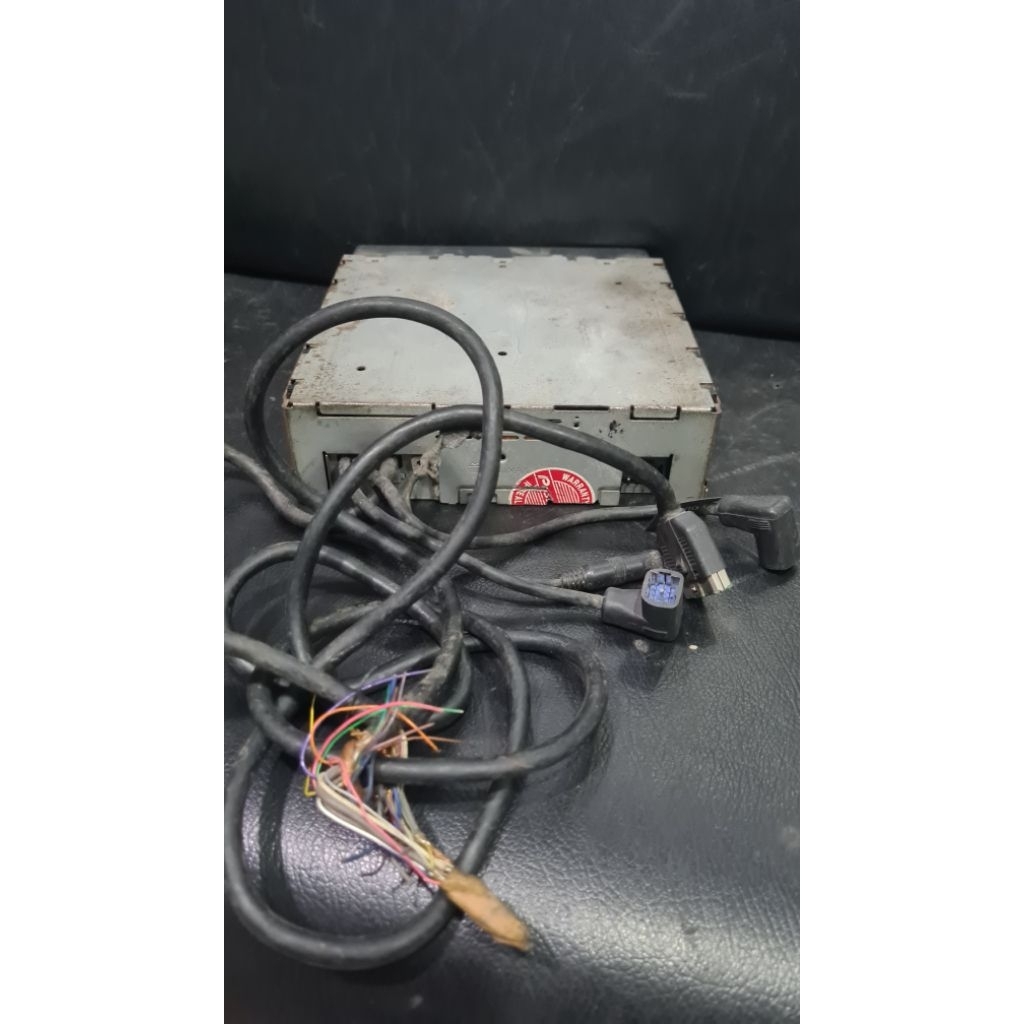 TV indash audio mobil jadul motorized Pioneer AVX-P7000CD kondisi untested rusak