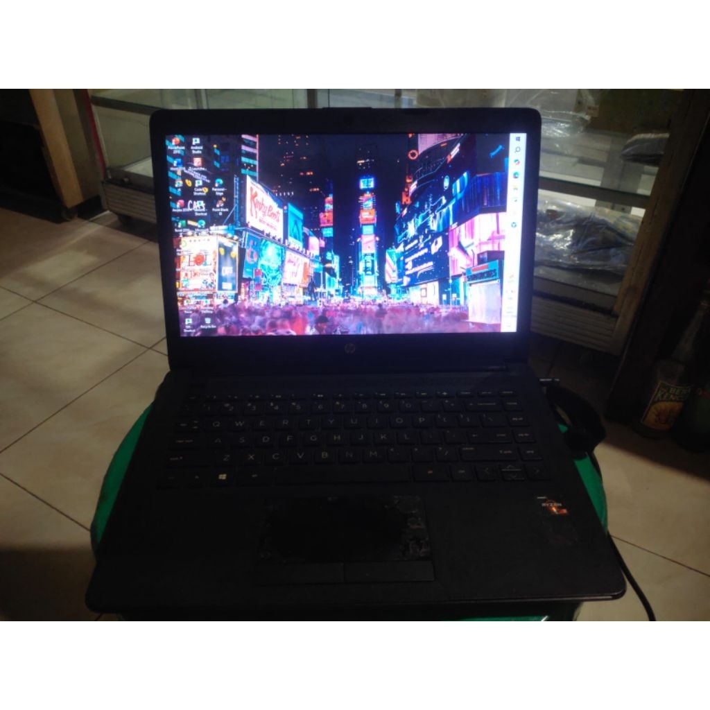 Laptop hp 14cm AMD Rayzen 3 2200U
