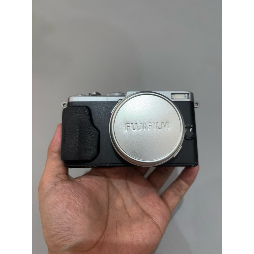 Fujifilm X70