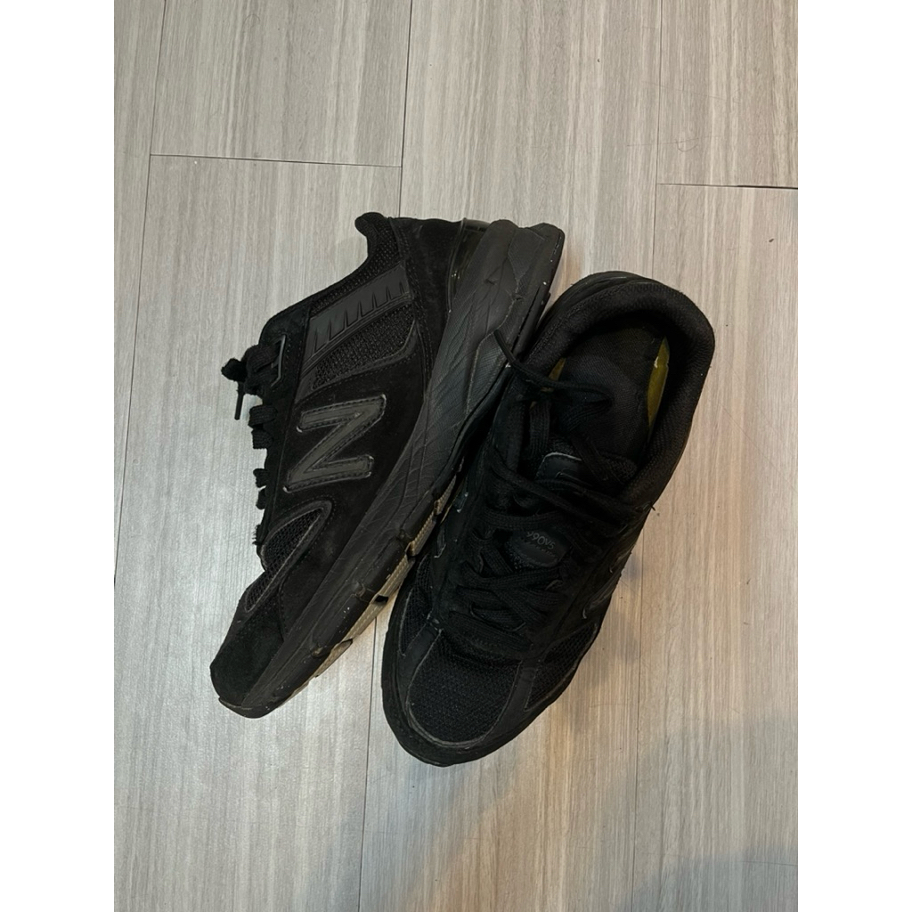 New Balance 990 V5