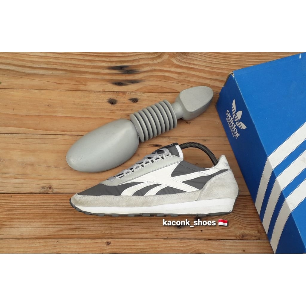 SEPATU SNEAKERS CASUAL REEBOK AZTEC CLASSIC GREY WHITE ORIGINAL