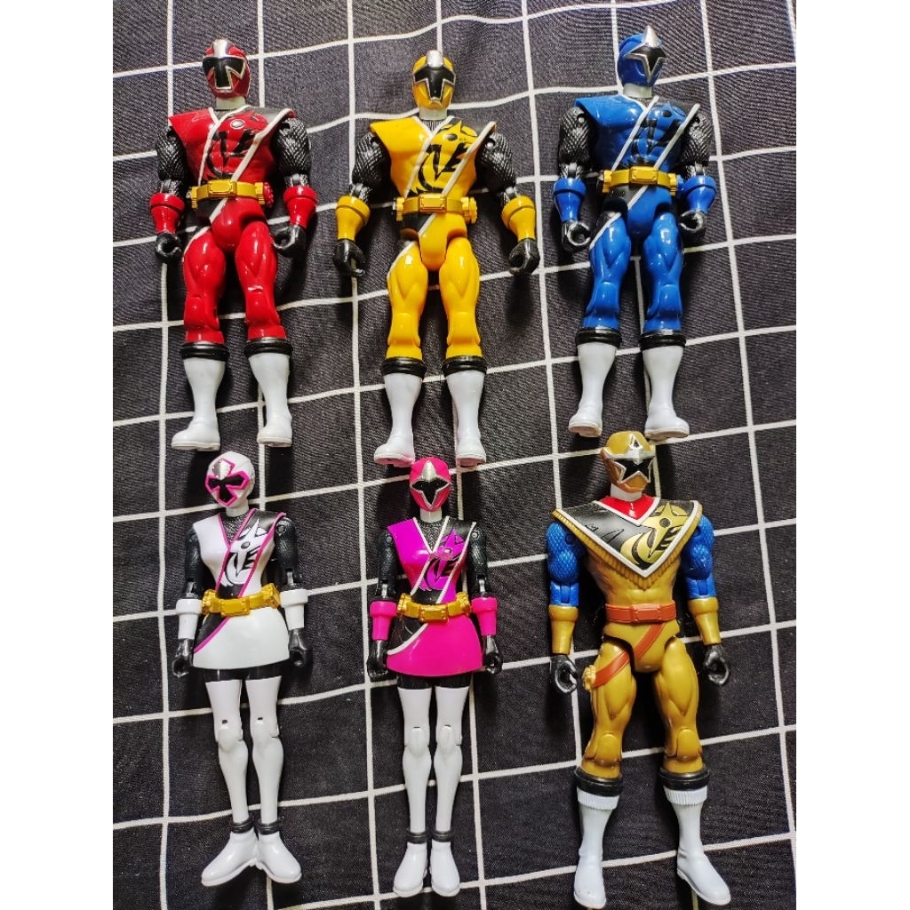 ACTION FIGURE / KOLEKSI / HIASAN SET POWER RANGER NINJA STEEL