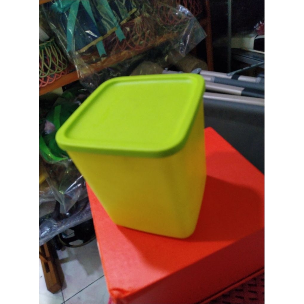 summer square ORI Tupperware second