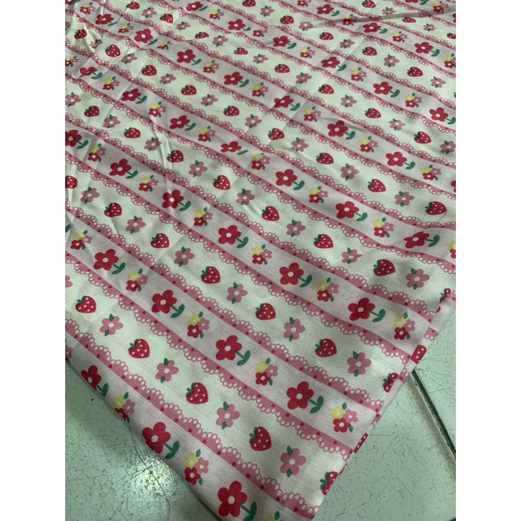 bahan kain katun rayon viscose motif bunga kecil strawberry salur/rayon premium motif terbaru