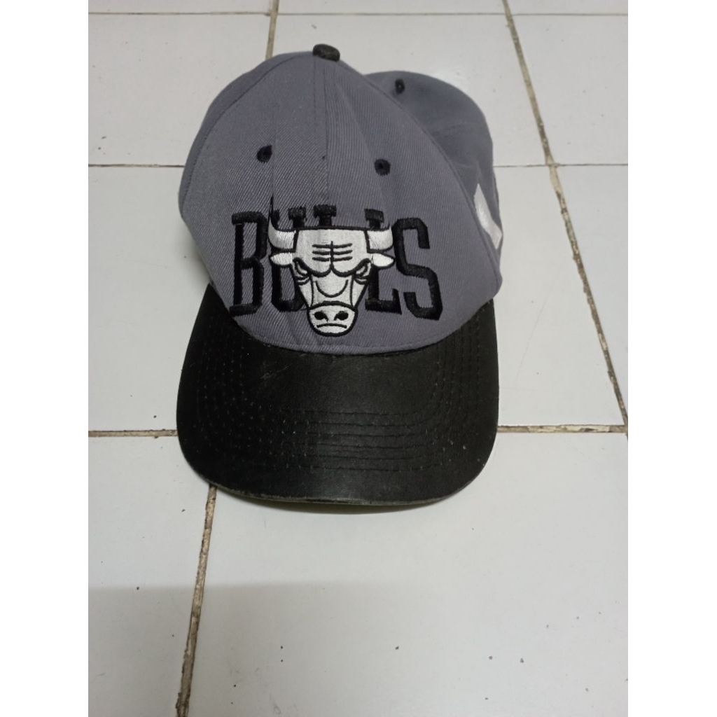 topi mitchell and ness second