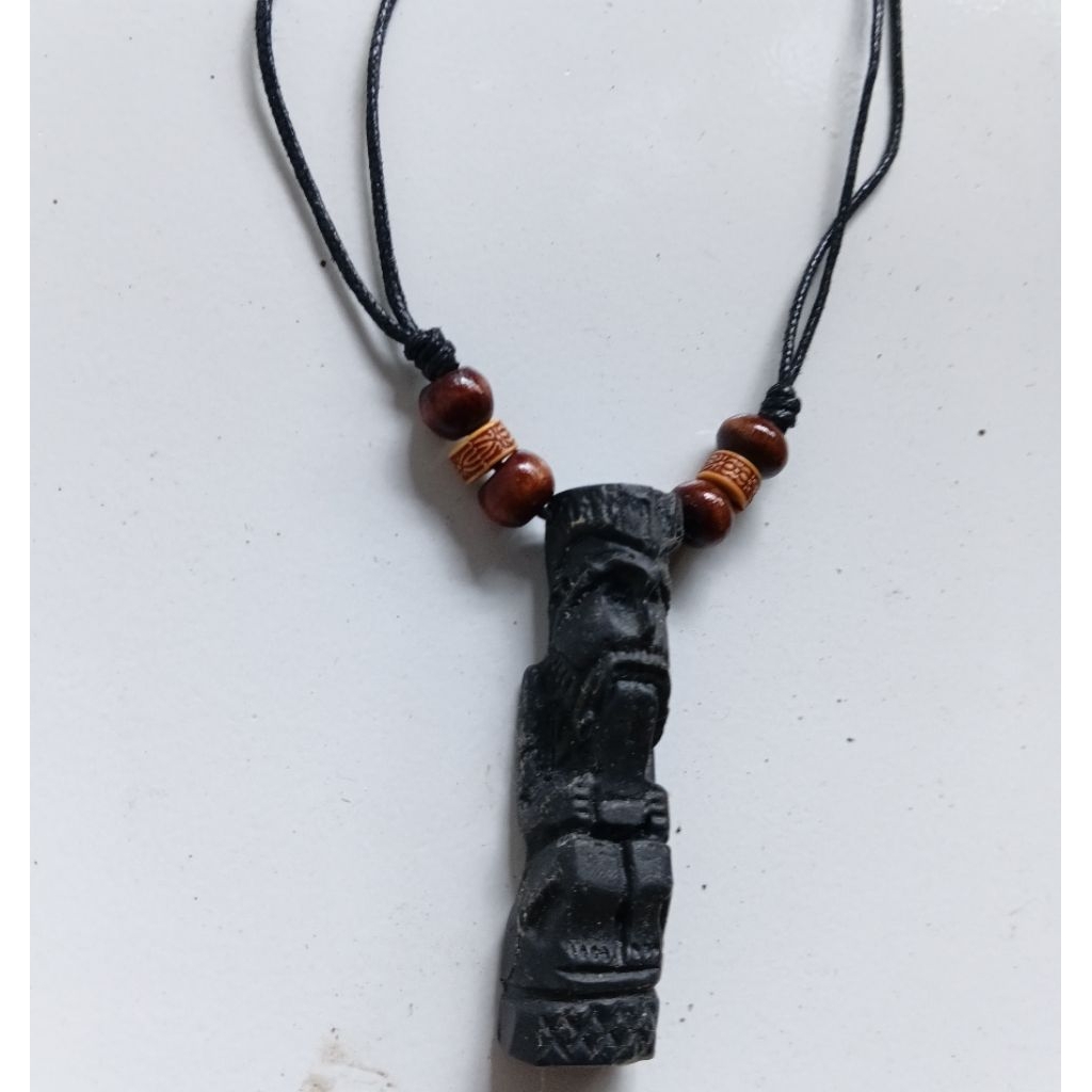 Kalung Primitif Etnik Motif Patung Orang Tua – Handmade Unik