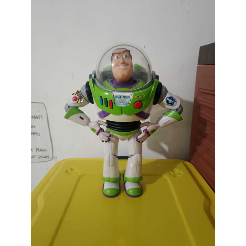 BUZZ LIGHTYEAR THINKWAY SIGNATURE COLLECTION