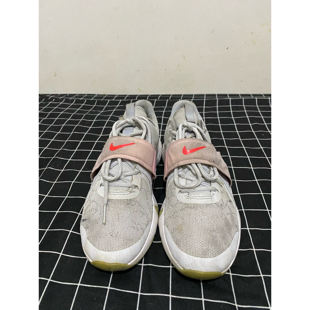 ORIGINAL NIKE RUNNING SHOES FEMALE ukuran 39