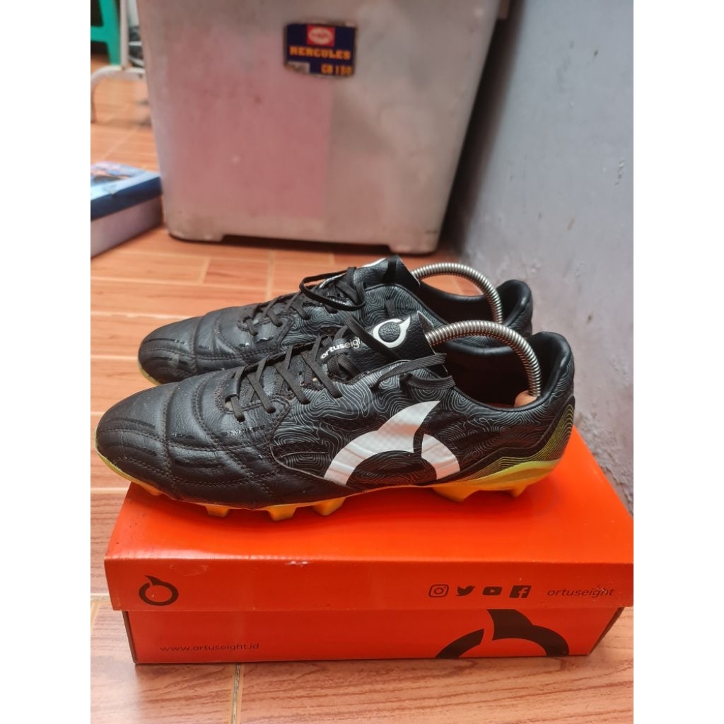 sepatu bola ortuseight vision k-lea