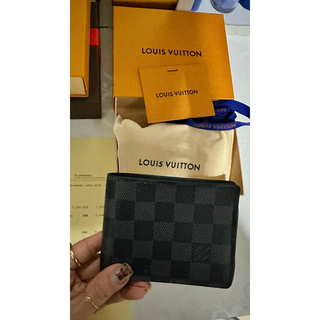preloved dompet pria LV authentic kondisi seperti baru