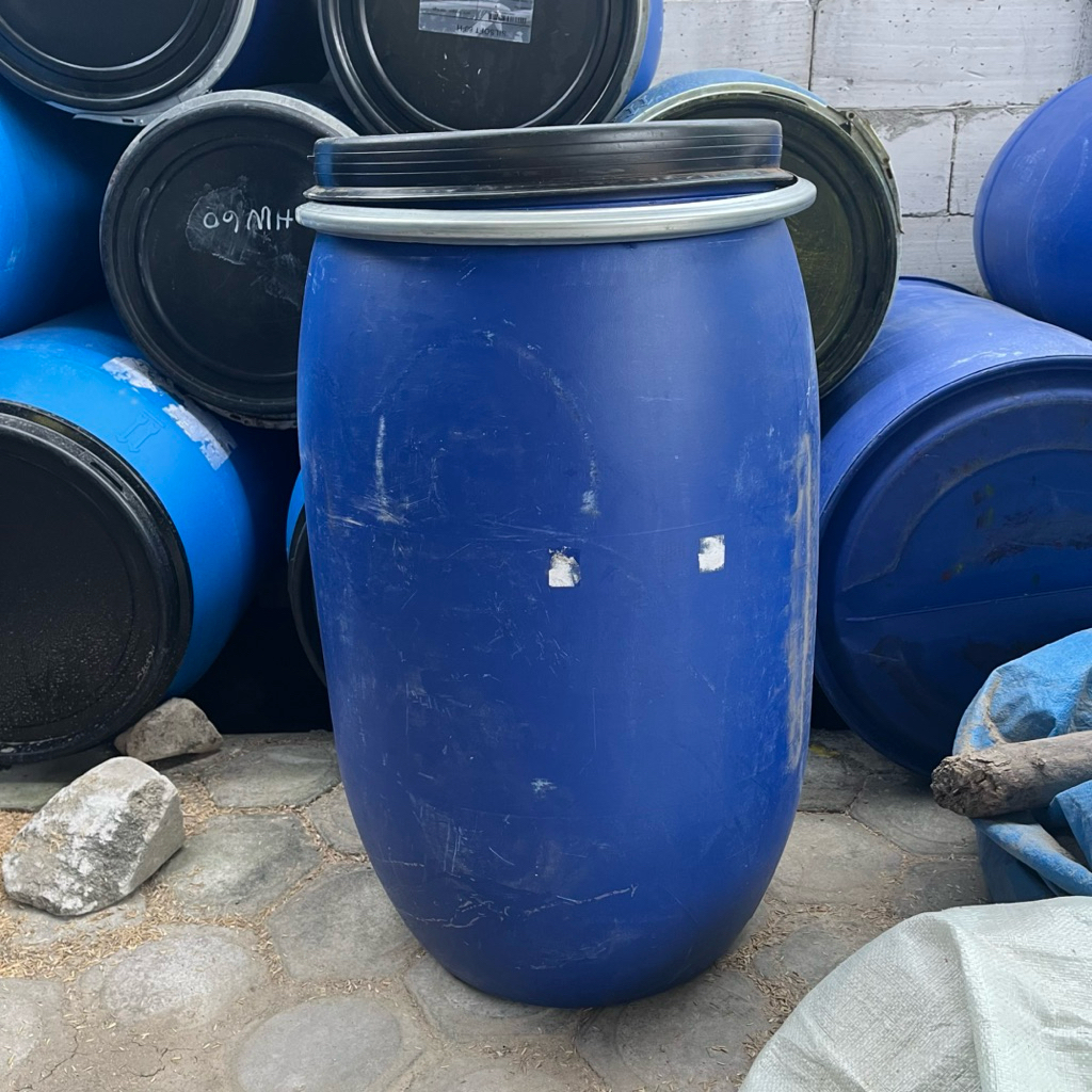 Drum Plastik 250 Liter Bahan HDPE Tahan Lama dan Kuat