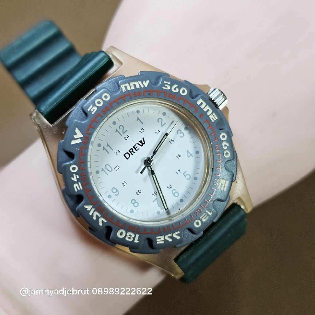 Jam Drew Diver Plastic Grey White Vintage Bekas