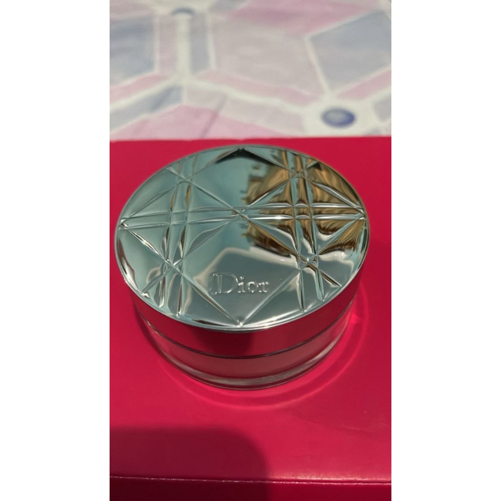 bedak tabur brand Dior original preloved