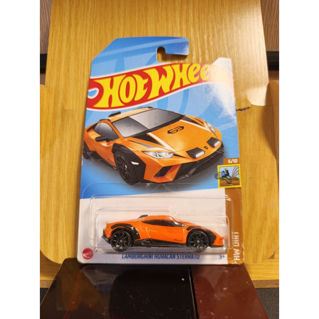 Hot Wheels Lamborghini Huracan Sterrato