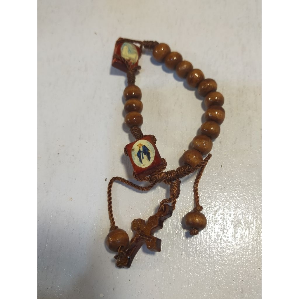 Rosario Gelang Kayu Center Gambar (0771) - Rosario Gelang Kayu