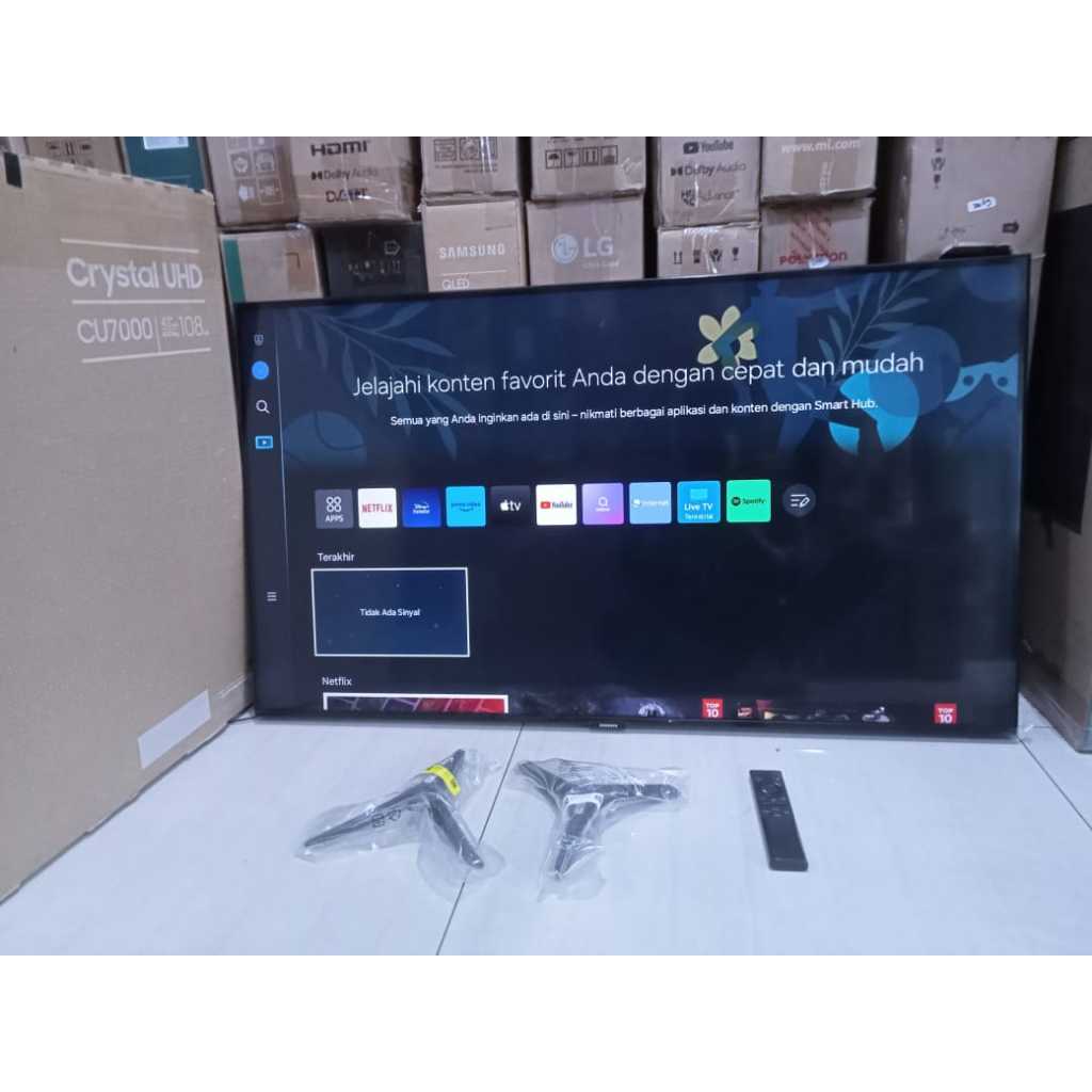 TV LED Samsung 43 inci 4K UHD SMART TV Youtube Digital TV Kondisi bekas pemakaian 6768F