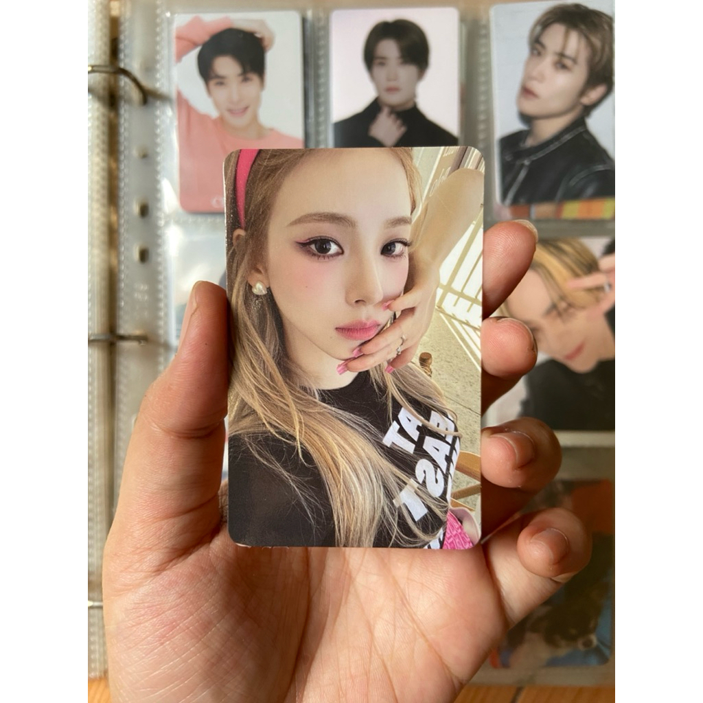 Photocard aespa Karina My World Zine Spicy ver