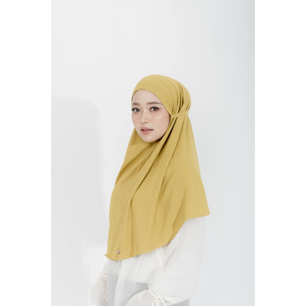Laniya - Maysa ( Hijab Bergo Cringkle Yellow)