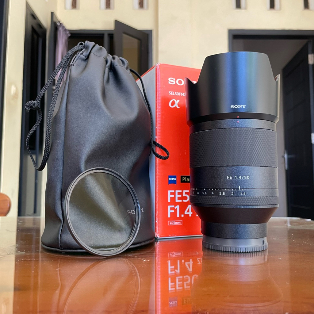 SONY FE ZEISS 50MM F1.4 FULL FRAME LENS
