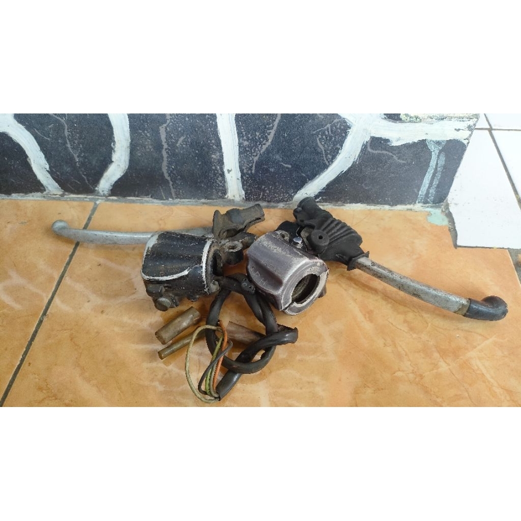 Holder kanan kiri set handle Honda cb100 125 CG Ori