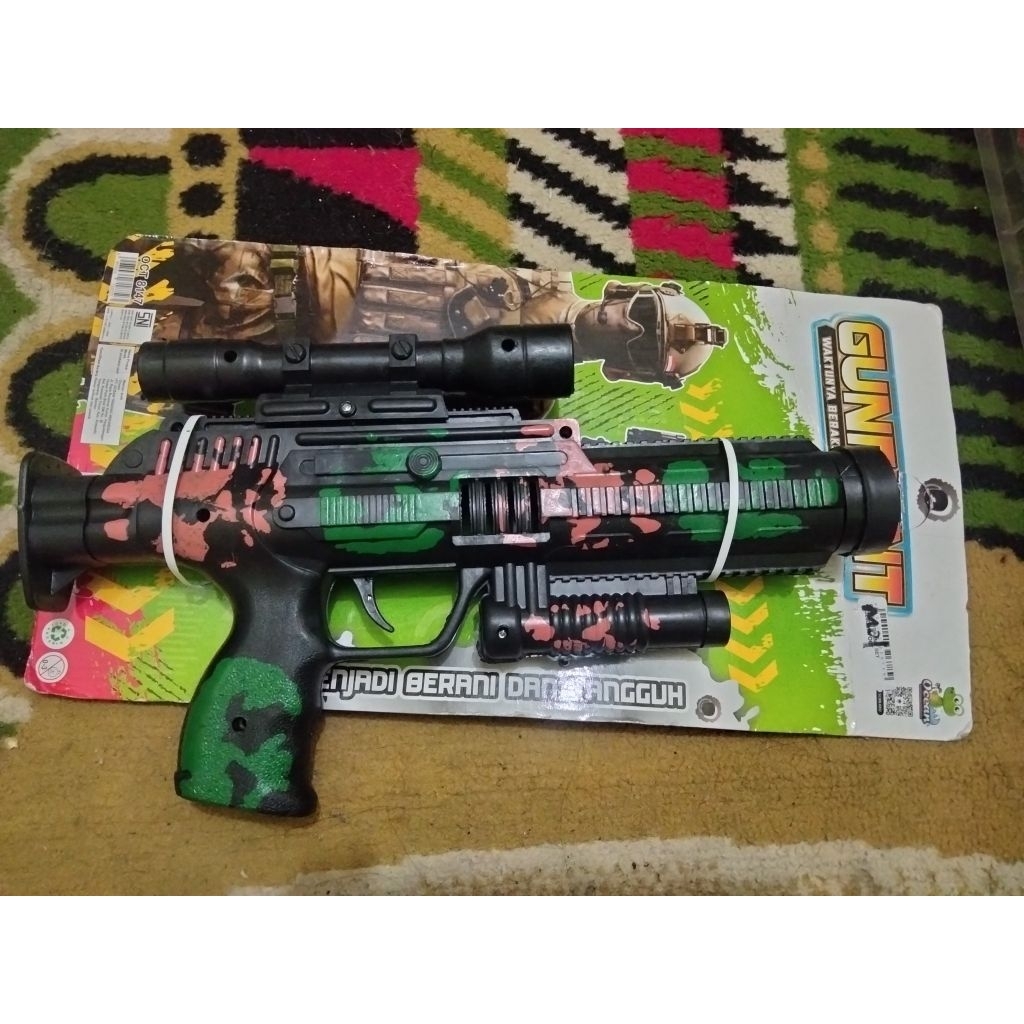 Mainan tembakan anak bunyi kretek Gunfignt