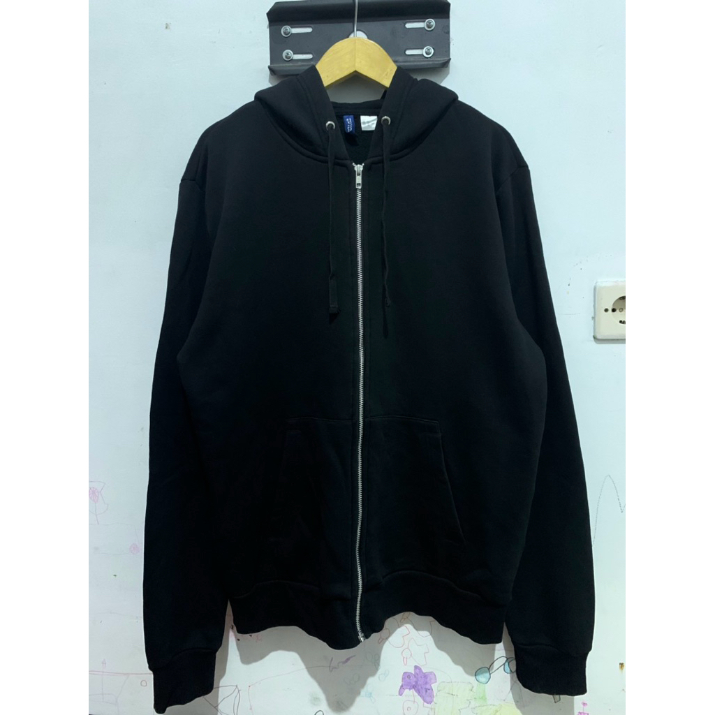 Divided H&M hoodie zipper hitam