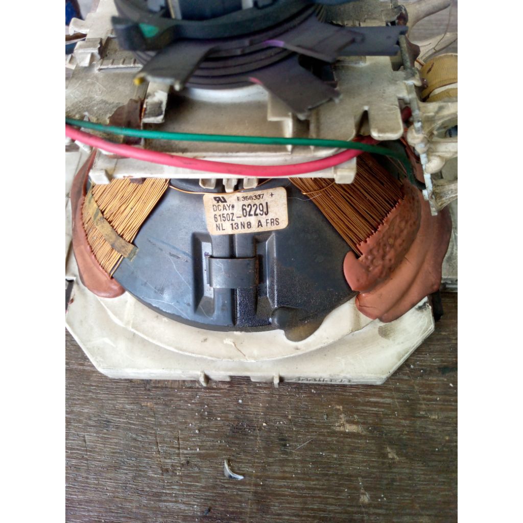 Yoke, konde TV tabung slim 21inc merk sharp, normal.