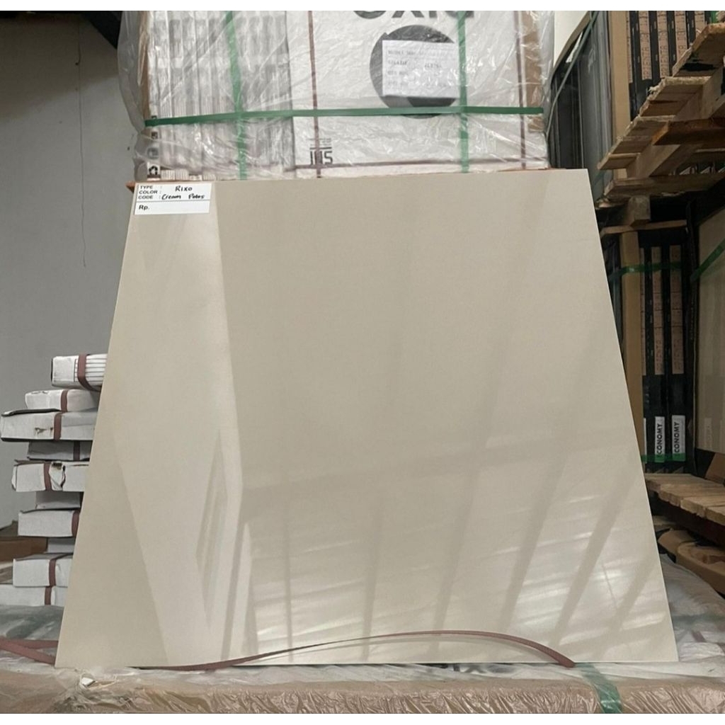 Granit cream polos 60x 60 satu dus merek Rixo