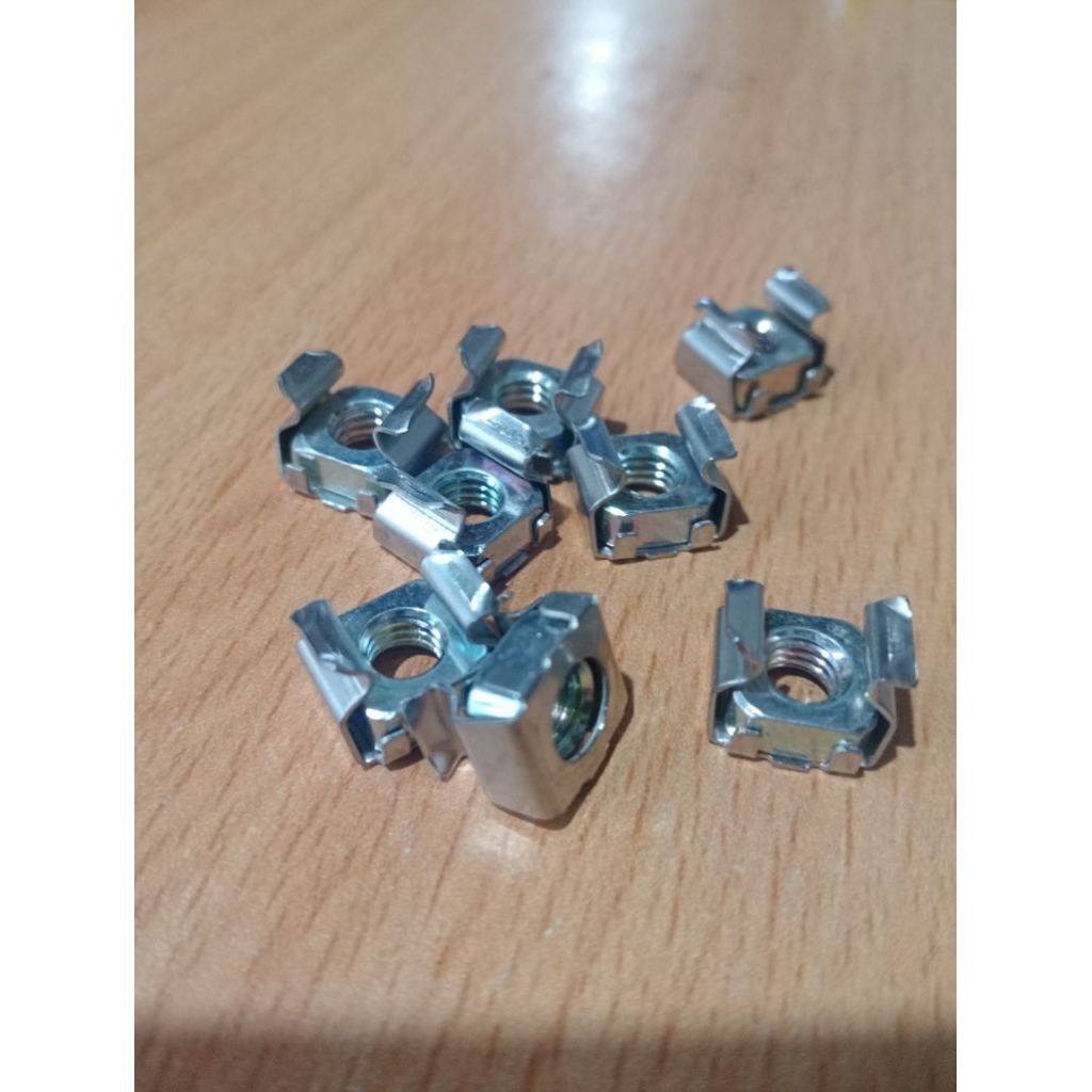 mur sangkar/cage nut M6
