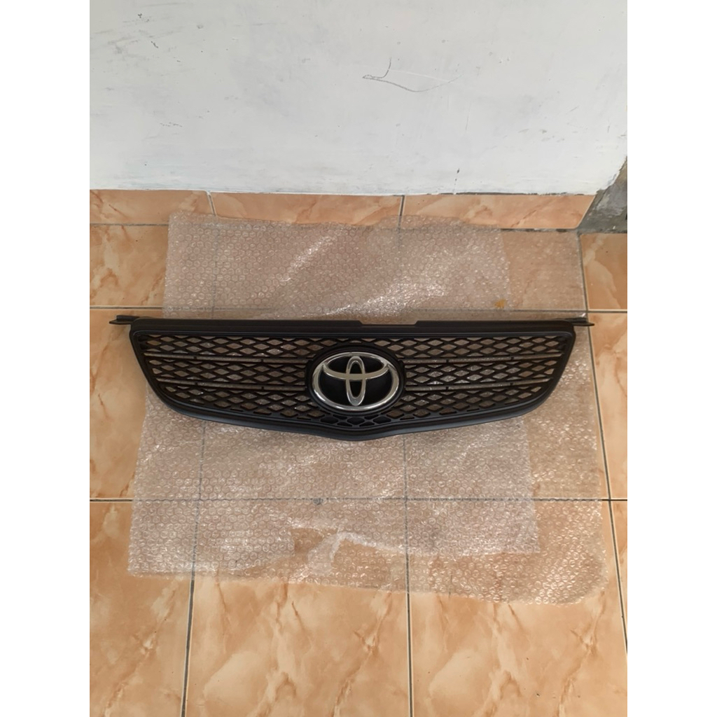 GRILL DEPAN TOYOTA VIOS LIMO 2004-2006 ORIGINAL