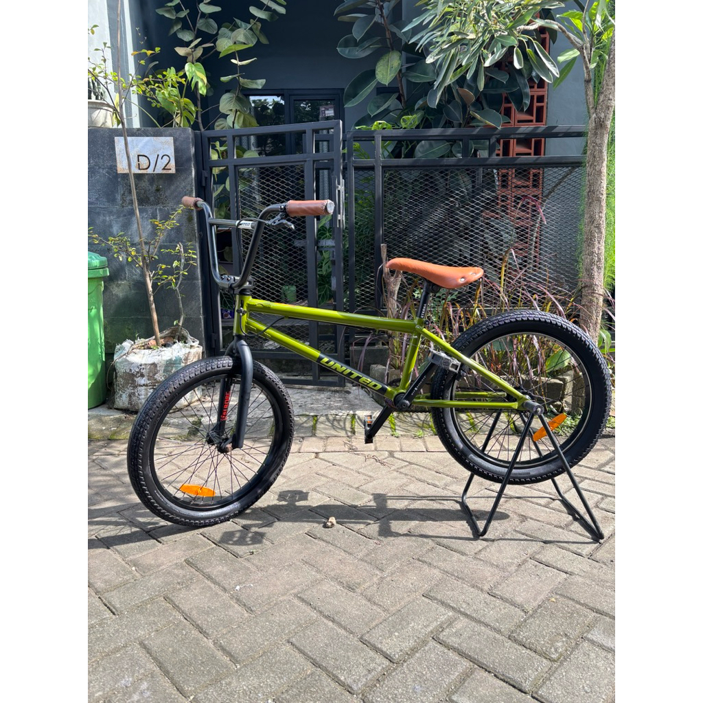 Sepeda BMX street United Valborg