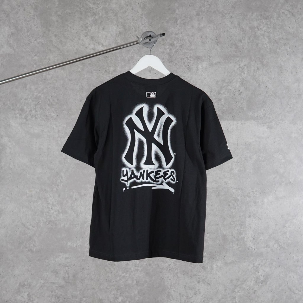 Kaos MLB NY YANKEES SPRAY OUTLINE WHITE BLACK TSHIRT 100% ORIGINAL