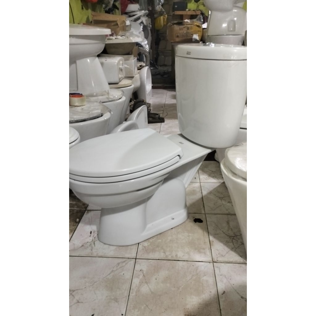 CLOSET DUDUK AMERICAN  STANDAR