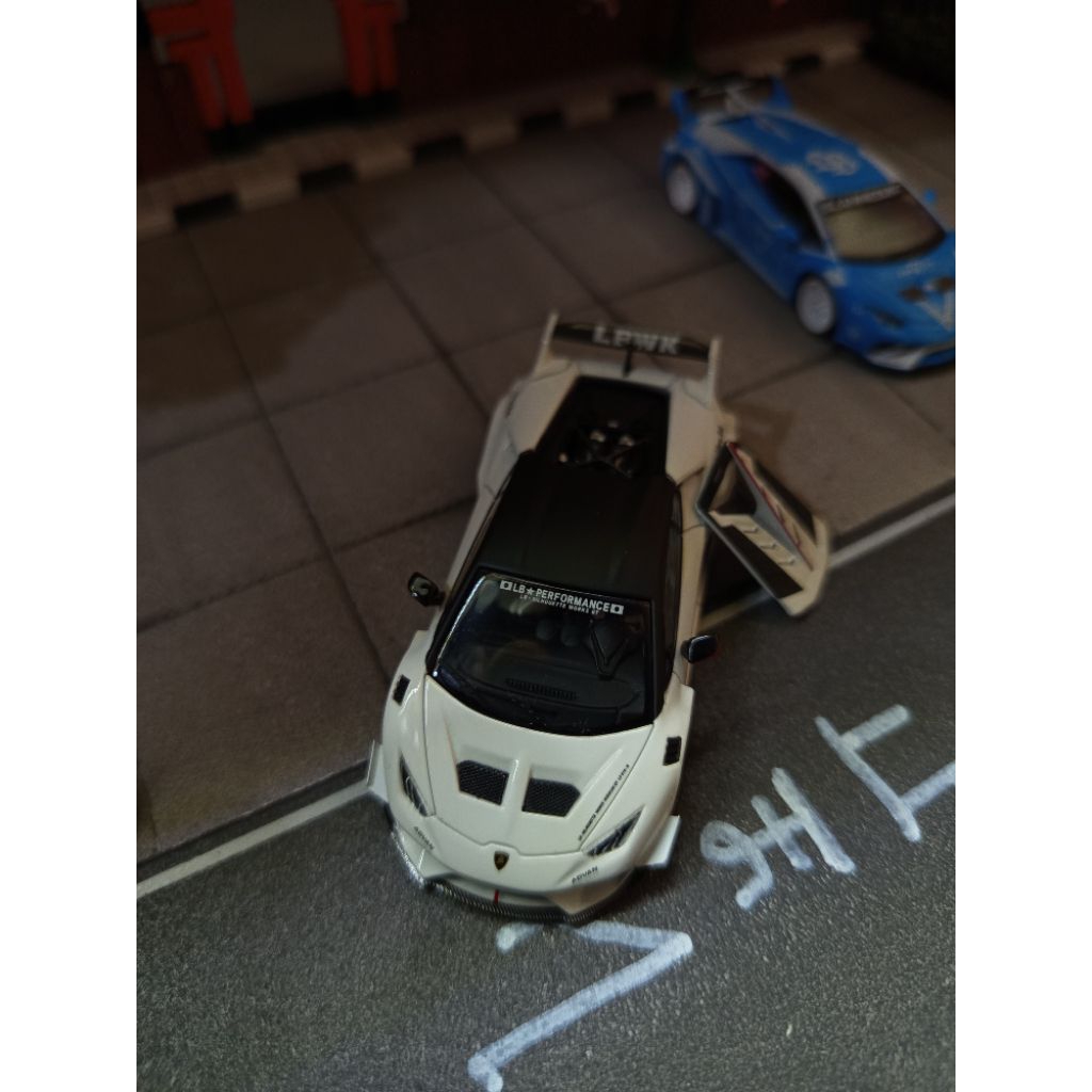 KING MODEL LAMBORGHINI HURACAN LBWK