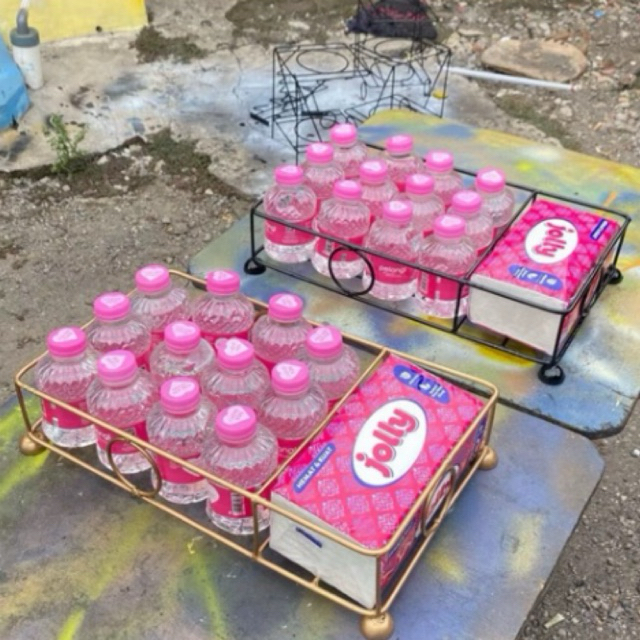 Rak minuman aqua dan tisu minimalis besi untuk lebaran