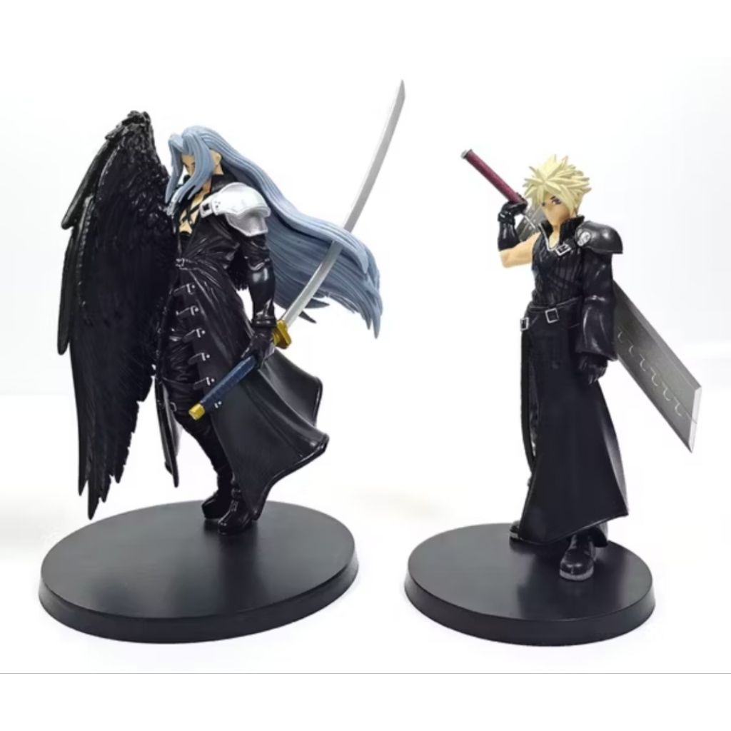 Figure Final Fantasy Cloud Strife dan Sephiroth dapat 2