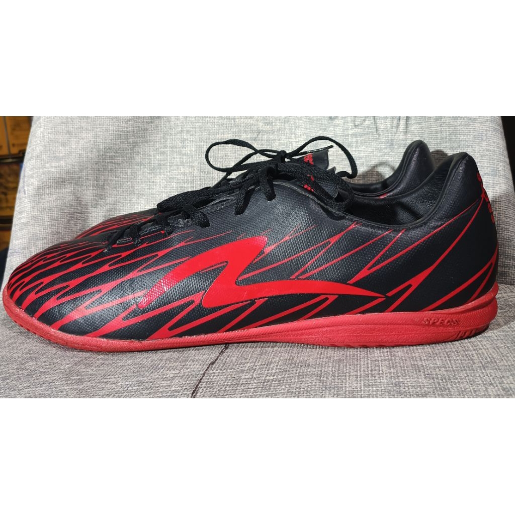 Sepatu futsal Specs size 46