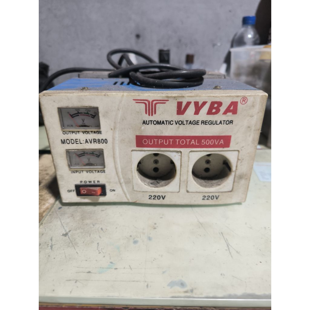 STABILIZER AVR VYBA MODEL AVR800 OUTPUT MAX 500V BEKAS
