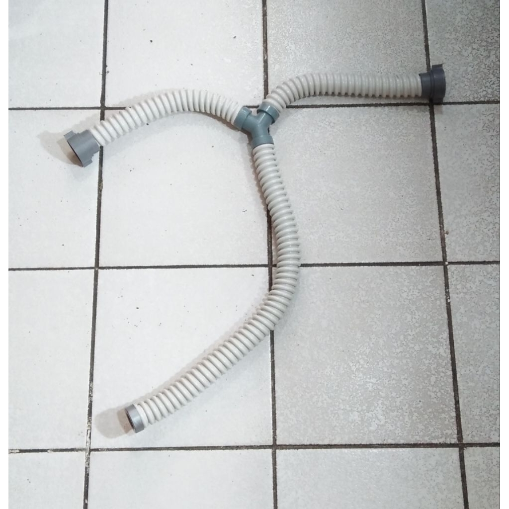 Selang Air Bak Cuci Piring Dua Lubang